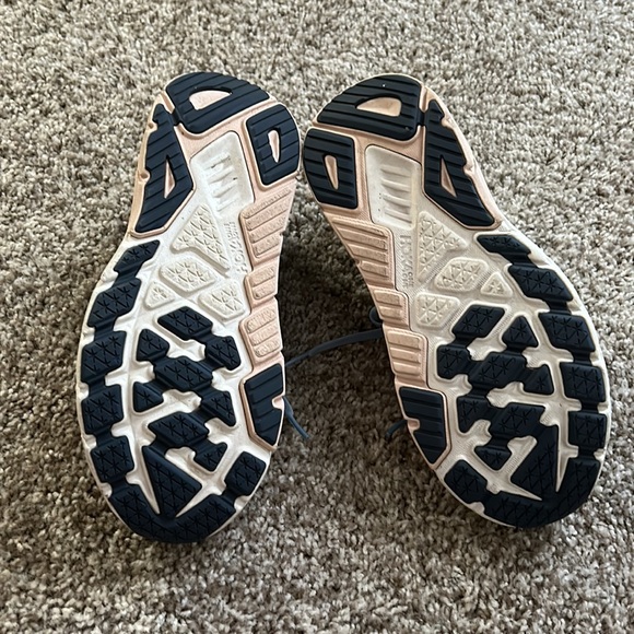 Hoka One One size 9.5 women shoe - Picture 5 of 10